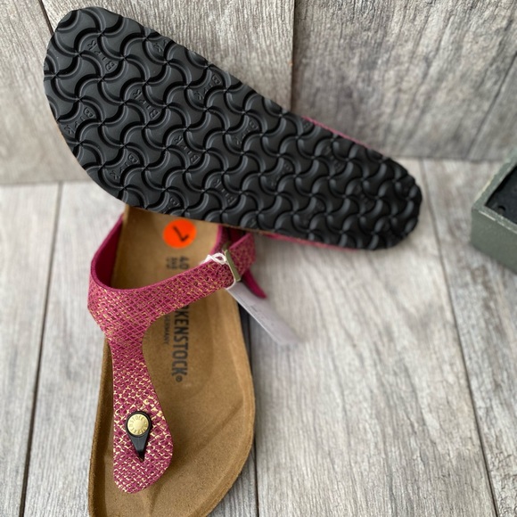 Birkenstock women’s sandals size 11 available dark fuchsia - Picture 12 of 12